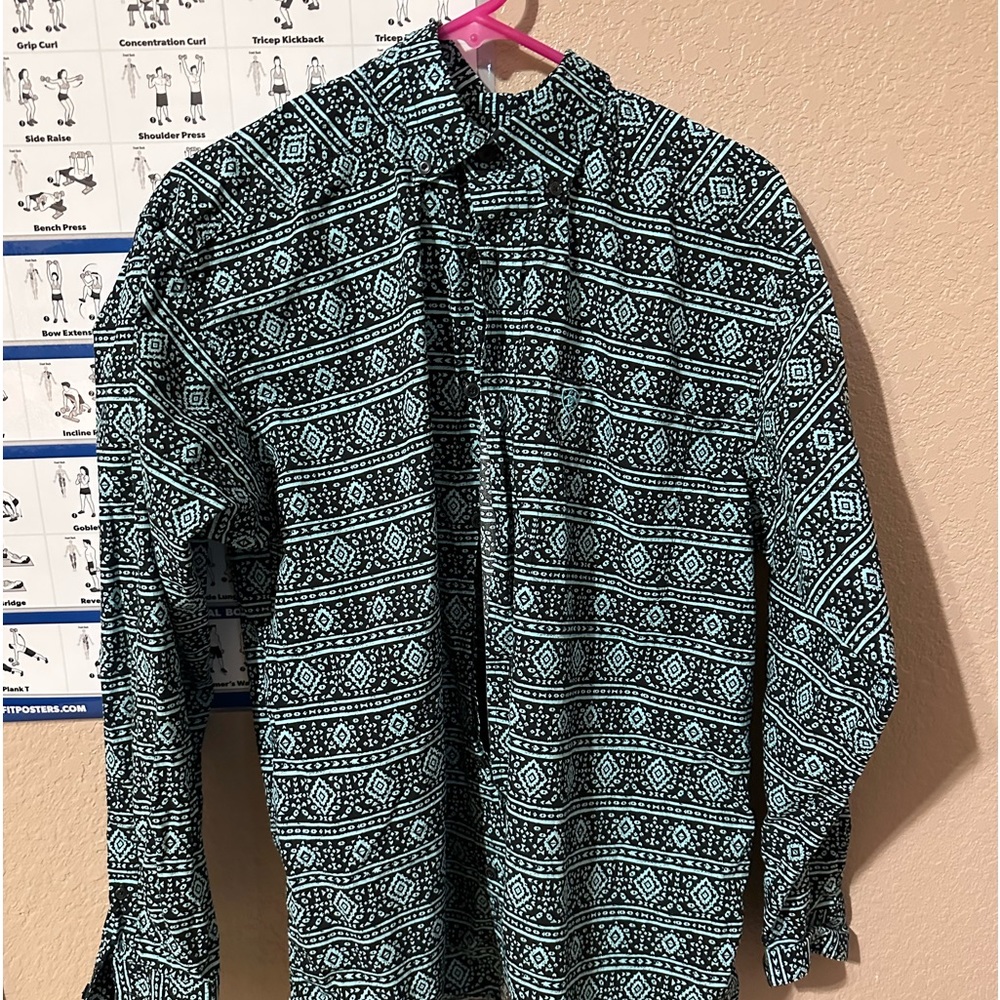 Long sleeve Ariat button up